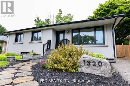 1320 Lewisham Drive, Mississauga (Clarkson), ON - Outdoor