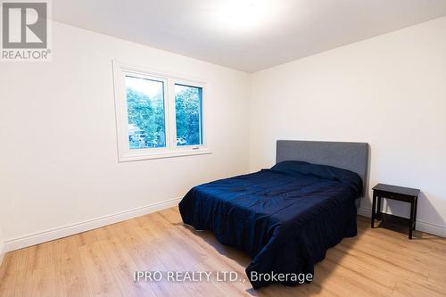 1320 Lewisham Drive, Mississauga (Clarkson), ON - Indoor Photo Showing Bedroom