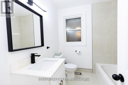 1320 Lewisham Drive, Mississauga (Clarkson), ON - Indoor Photo Showing Bathroom