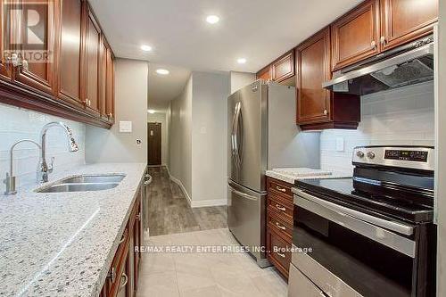 208 - 1515 Lakeshore Road E, Mississauga (Lakeview), ON - Indoor Photo Showing Kitchen With Double Sink With Upgraded Kitchen