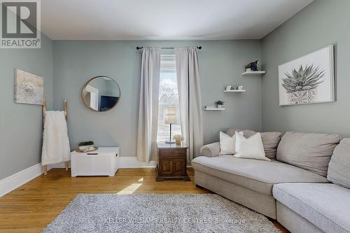 78 Wellington Street, Kawartha Lakes (Lindsay), ON - Indoor Photo Showing Living Room