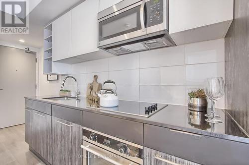 1906 - 68 Shuter Street, Toronto, ON - Indoor Photo Showing Kitchen