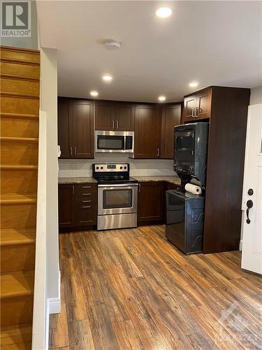 unit4 - 209 Loretta Avenue, Ottawa, ON - Indoor Photo Showing Kitchen