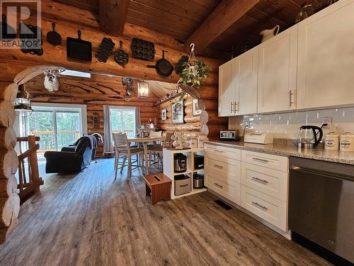 4884 Kitwanga Drive, 108 Mile Ranch, BC - Indoor Photo Showing Kitchen