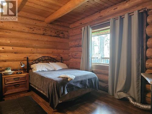 4884 Kitwanga Drive, 108 Mile Ranch, BC - Indoor Photo Showing Bedroom