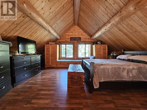 4884 Kitwanga Drive, 108 Mile Ranch, BC - Indoor Photo Showing Bedroom