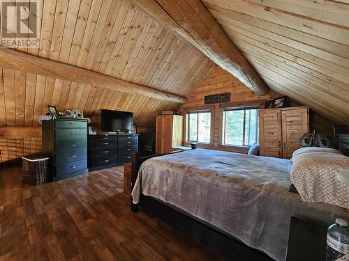 4884 Kitwanga Drive, 108 Mile Ranch, BC - Indoor Photo Showing Bedroom