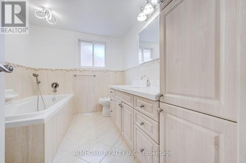 Upper - 2575 Benedet Drive N, Mississauga, ON - Indoor Photo Showing Bathroom