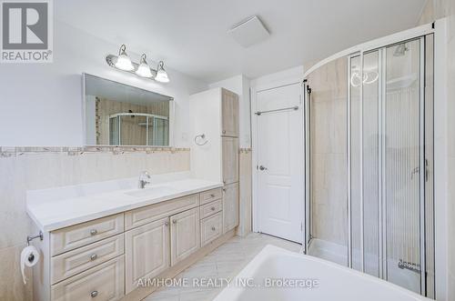 Upper - 2575 Benedet Drive N, Mississauga, ON - Indoor Photo Showing Bathroom