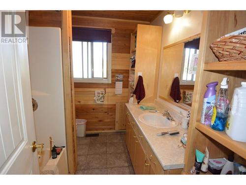 4045 6Th Avenue, New Hazelton, BC - Indoor Photo Showing Bathroom