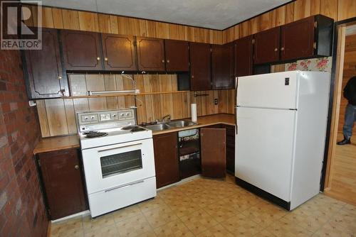 4045 6Th Avenue, New Hazelton, BC - Indoor Photo Showing Kitchen With Double Sink