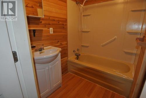 4045 6Th Avenue, New Hazelton, BC - Indoor Photo Showing Bathroom