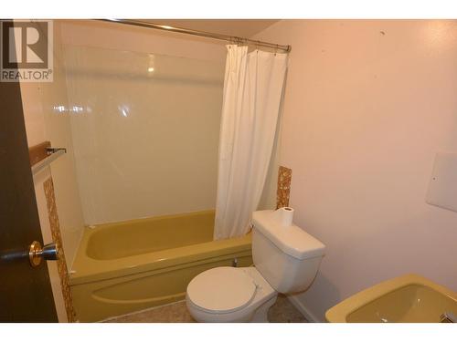 4045 6Th Avenue, New Hazelton, BC - Indoor Photo Showing Bathroom