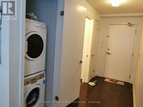 1402 - 14 York Street, Toronto, ON - Indoor Photo Showing Laundry Room