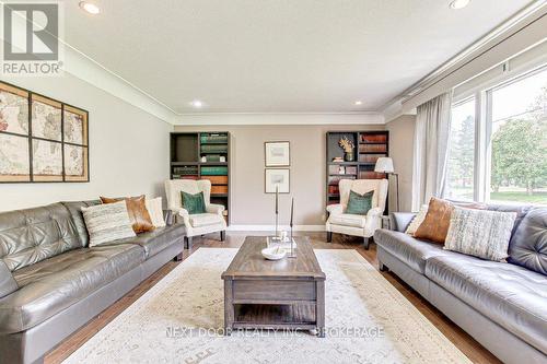 1 Highland Drive S, Tillsonburg, ON - Indoor Photo Showing Living Room