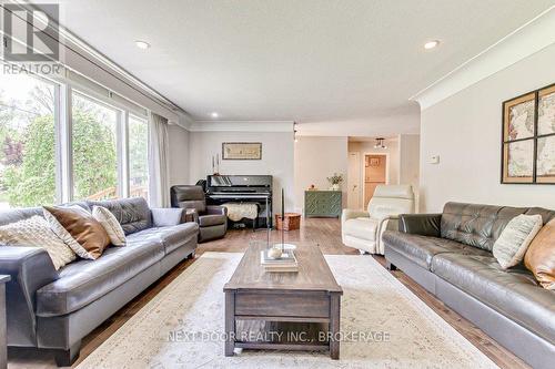 1 Highland Drive S, Tillsonburg, ON - Indoor Photo Showing Living Room