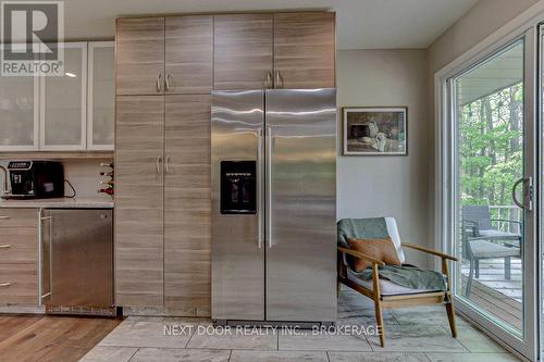 1 Highland Drive S, Tillsonburg, ON - Indoor Photo Showing Kitchen