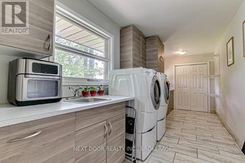 1 Highland Drive S, Tillsonburg, ON - Indoor Photo Showing Laundry Room