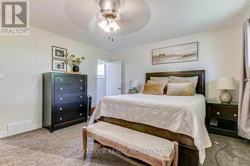 1 Highland Drive S, Tillsonburg, ON - Indoor Photo Showing Bedroom