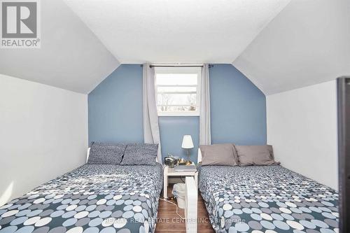 5949 Delaware Street, Niagara Falls, ON - Indoor Photo Showing Bedroom