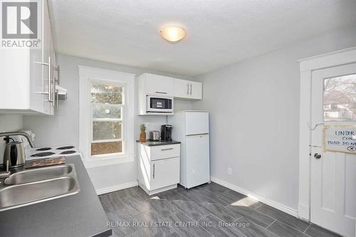 5949 Delaware Street, Niagara Falls, ON - Indoor Photo Showing Kitchen With Double Sink