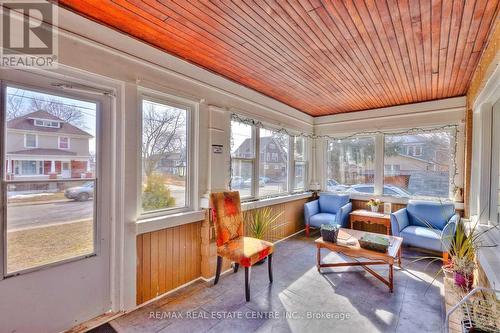 5949 Delaware Street, Niagara Falls, ON - Indoor Photo Showing Living Room