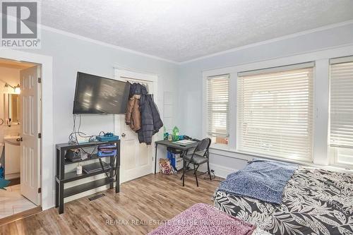 5949 Delaware Street, Niagara Falls, ON - Indoor Photo Showing Bedroom