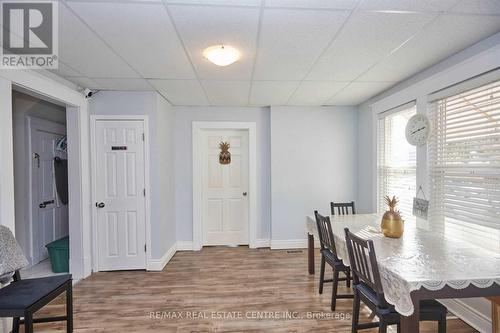 5949 Delaware Street, Niagara Falls, ON - Indoor Photo Showing Dining Room