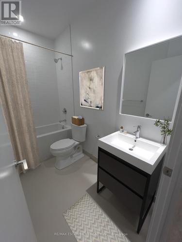 115 - 150 Logan Avenue, Toronto (South Riverdale), ON - Indoor Photo Showing Bathroom