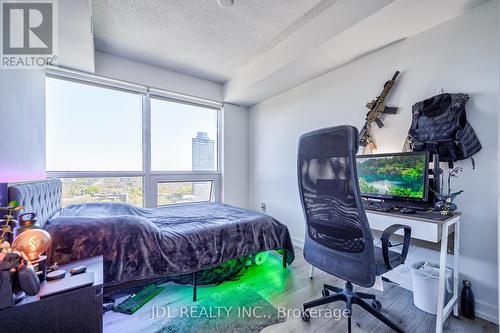 1608 - 395 Bloor Street E, Toronto (North St. James Town), ON - Indoor Photo Showing Bedroom