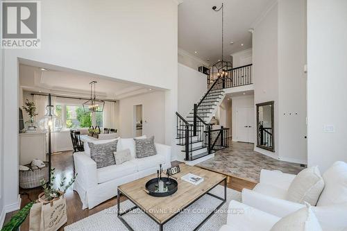 3893 Trelawny Circle, Mississauga (Lisgar), ON - Indoor Photo Showing Living Room