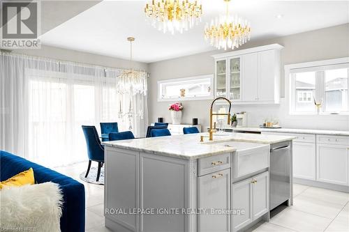 263 Memorial Park Drive, Welland, ON - Indoor Photo Showing Kitchen