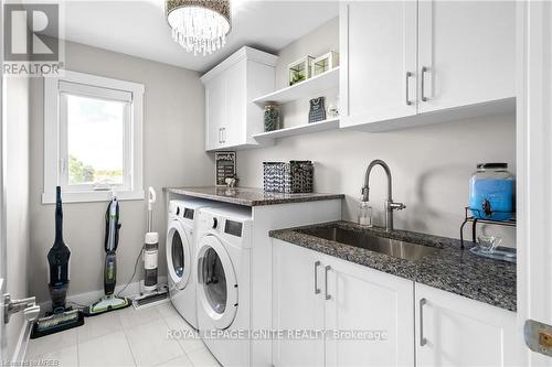 263 Memorial Park Drive, Welland, ON - Indoor Photo Showing Laundry Room