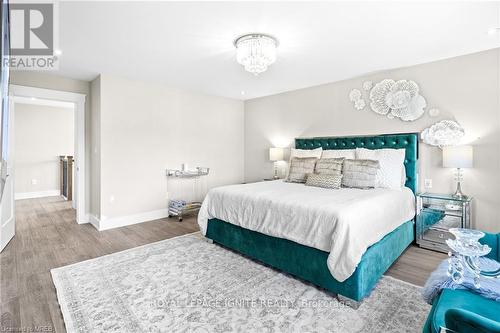 263 Memorial Park Drive, Welland, ON - Indoor Photo Showing Bedroom