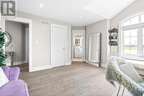 263 Memorial Park Drive, Welland, ON - Indoor