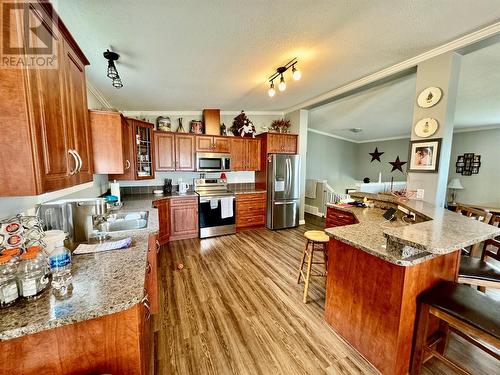 2830 Christopher Lea Estates, Dawson Creek, BC - Indoor Photo Showing Kitchen