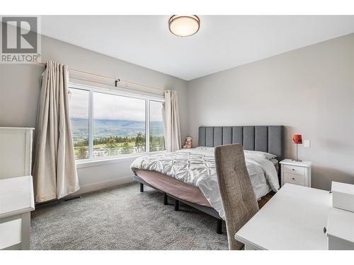 647 Acadia Street, Kelowna, BC - Indoor Photo Showing Bedroom