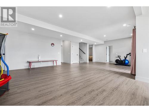 647 Acadia Street, Kelowna, BC - Indoor