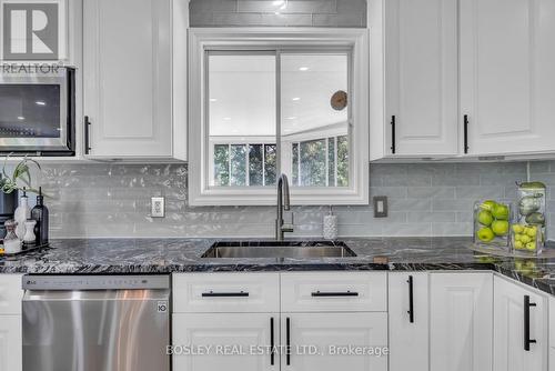 650 Clouston Road, Alnwick/Haldimand, ON - Indoor Photo Showing Kitchen With Upgraded Kitchen