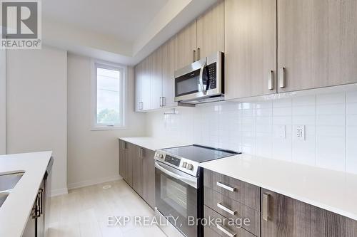 1105 - 1865 Pickering Parkway, Pickering, ON - Indoor Photo Showing Kitchen With Upgraded Kitchen