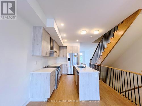 1820 Donald Cousens Parkway, Markham (Cornell), ON - Indoor Photo Showing Kitchen