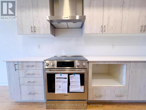 1820 Donald Cousens Parkway, Markham (Cornell), ON - Indoor Photo Showing Kitchen