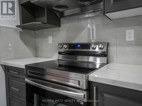 Bsmt - 72 Sedgegrass Way, Brampton (Sandringham-Wellington), ON - Indoor Photo Showing Kitchen