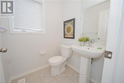 32 Longboat Run West, Brantford, ON - Indoor Photo Showing Bathroom