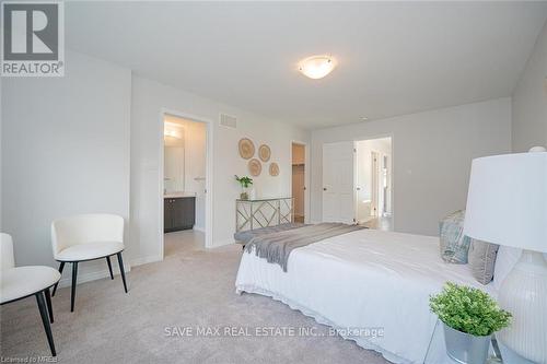 32 Longboat Run West, Brantford, ON - Indoor Photo Showing Bedroom