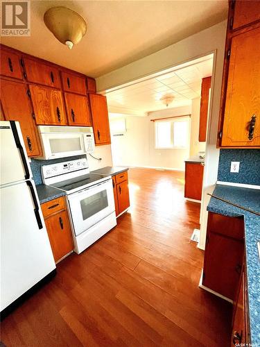 504 Stovel Avenue W, Melfort, SK - Indoor Photo Showing Kitchen