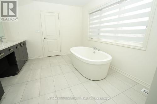 20 Hummingbird Grove, Adjala-Tosorontio (Colgan), ON - Indoor Photo Showing Bathroom