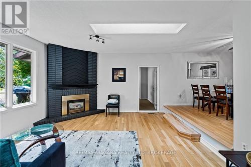 404 Line 2 Road, Niagara-On-The-Lake, ON - Indoor Photo Showing Living Room With Fireplace