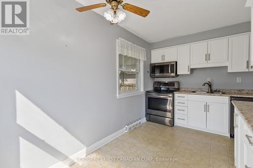 225 Dawn Drive, London, ON - Indoor Photo Showing Kitchen