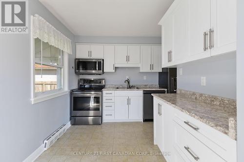 225 Dawn Drive, London, ON - Indoor Photo Showing Kitchen